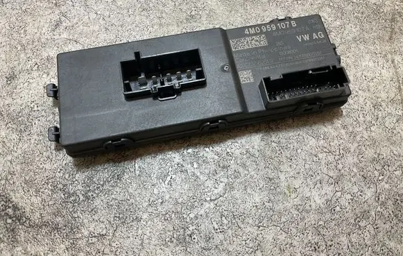 Audi A4 S4 B9 Tailgate/trunk control unit/module 4M0959107B 4M0959107A A2C73762519