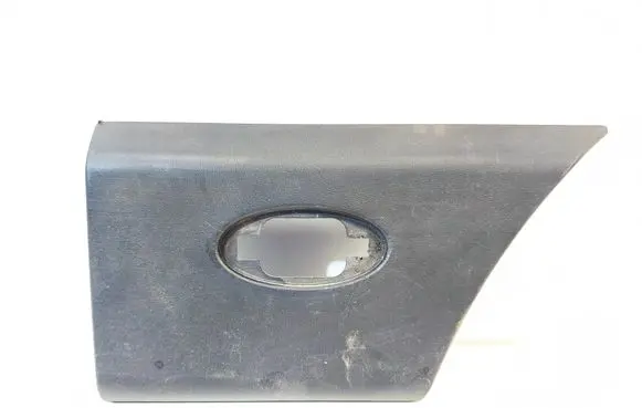 Rear fender molding trim