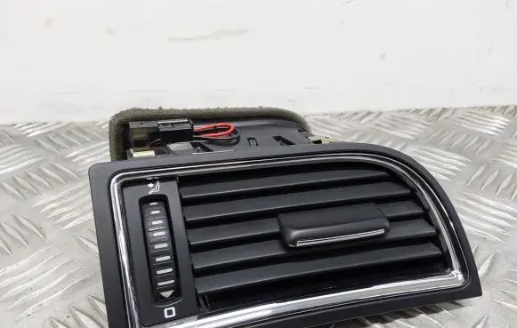 Skoda Superb B6 (3T) Dashboard side air vent grill/cover trim 3T0819702