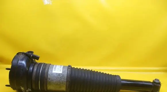 Audi A8 S8 D4 4H Rear shock absorber/damper 4H0616001M