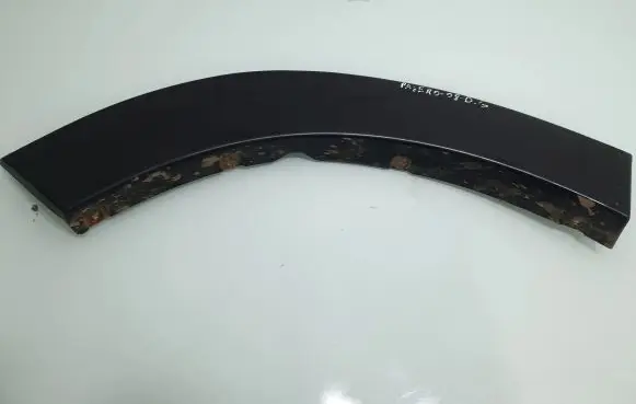 Mitsubishi Pajero Rear fender molding trim 