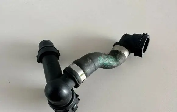 BMW 5 G30 G31 Engine coolant pipe/hose 8518749 CZ16188010