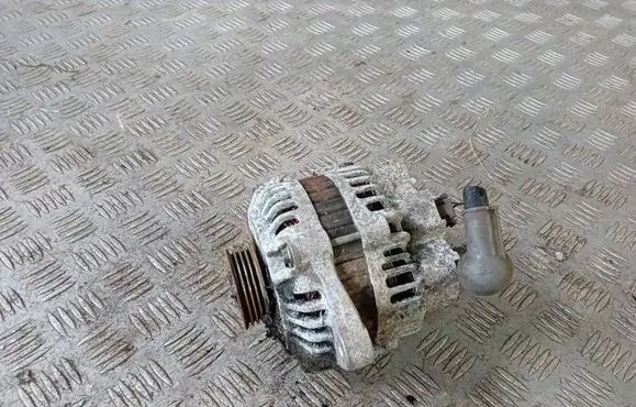 Suzuki Swift I Generator/alternator 180310 P0536452