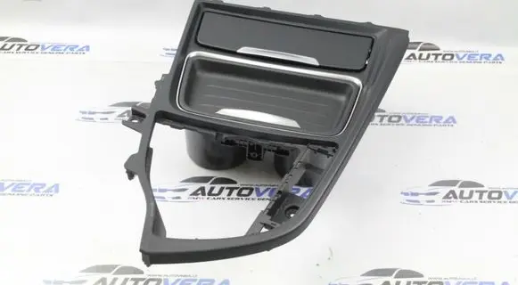Cup holder front