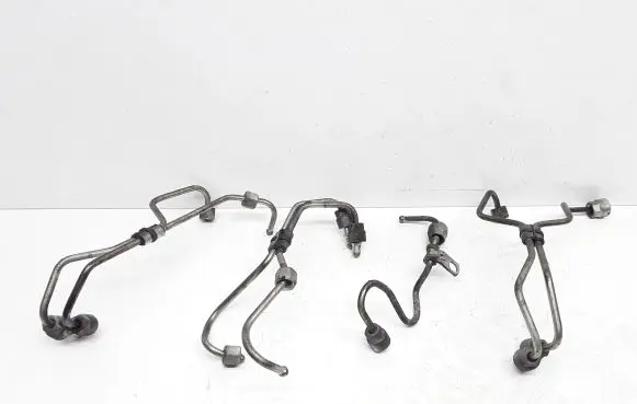 Volvo V60 Fuel injector supply line/pipe 