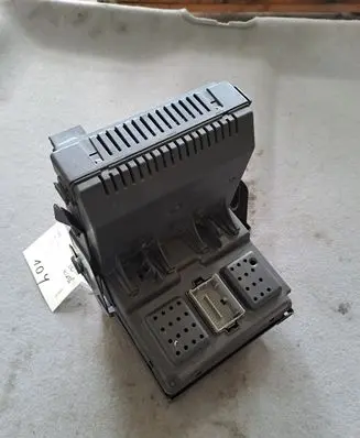 Volvo S60 Fuse module 30682981