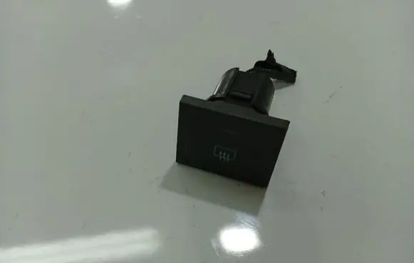 Ford Focus C-MAX Windscreen/window heater switch