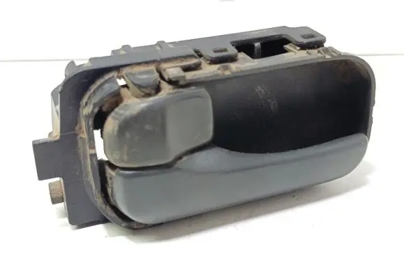 Nissan X-Trail T30 Front door interior handle