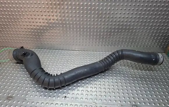 BMW X1 E84 Intercooler hose/pipe S26371813 7797483
