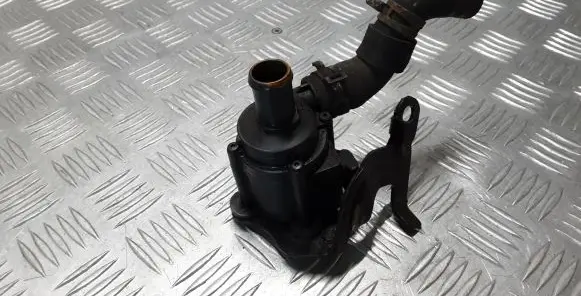 Volkswagen PASSAT B8 Electric auxiliary coolant/water pump 5Q0965561B
