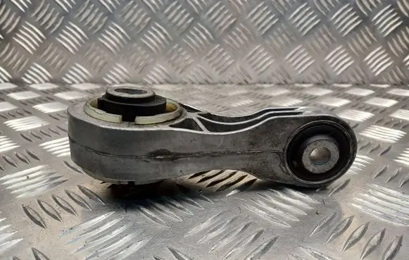 Nissan Note (E11) Engine mount bracket 326C62