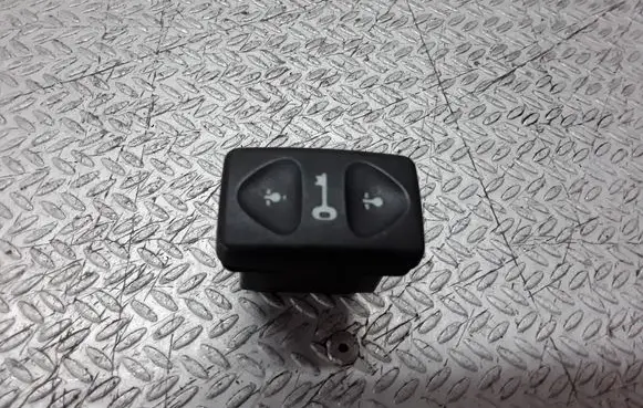 Land Rover Freelander Central locking switch button YUF101530LNF