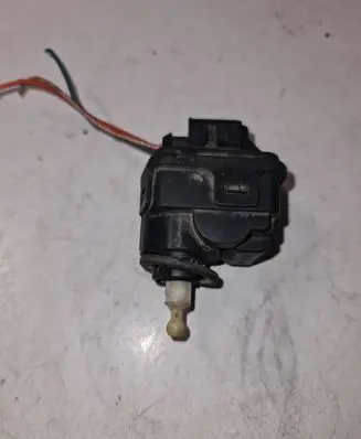 Audi A6 S6 C6 4F Headlight level adjustment motor 8L0941295