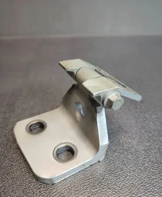BMW X3 E83 Front door lower hinge 3402821 A046574
