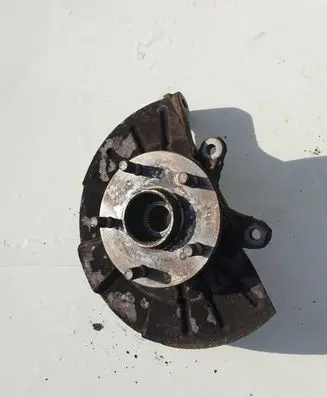 Suzuki Grand Vitara II Front wheel hub spindle knuckle