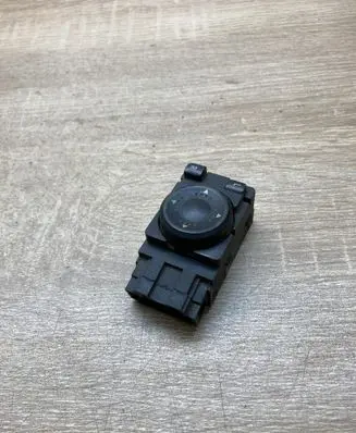 Volkswagen PASSAT B5 Wing mirror switch 3B1959565B