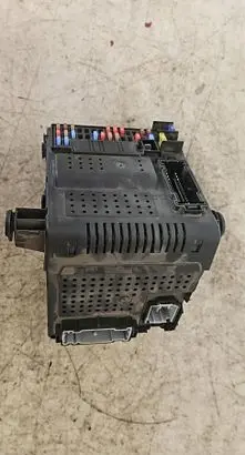 Volvo XC90 Fuse module 31314468 28241898 10W044