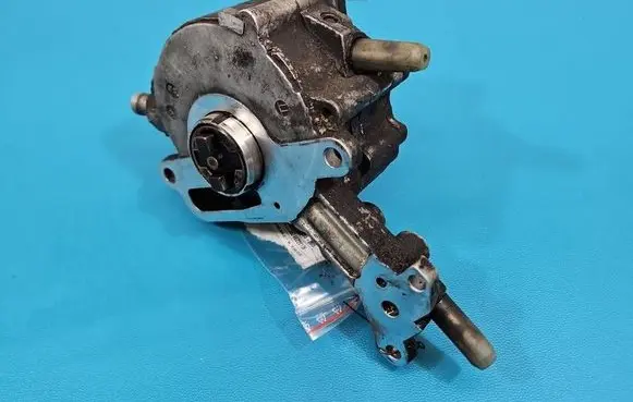 Volkswagen PASSAT B5.5 Vacuum pump 038145209C IMPRK1571563
