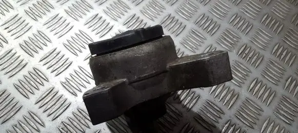 Ford Focus Engine mount bracket 326a29