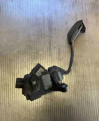 Toyota Yaris Accelerator throttle pedal 781100D100 15111A 12414291493