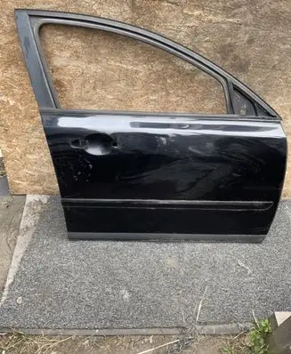 Volvo V50 Front door