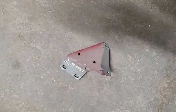 Seat Leon (5F) Fender mounting bracket 5F0821183B
