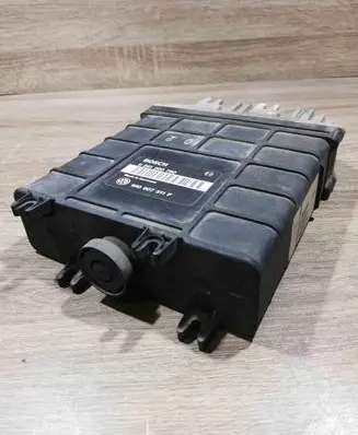 Volkswagen Golf III Engine control unit/module ECU 1H0907311F 0261200760