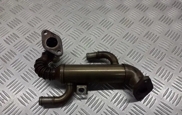 Skoda Fabia Mk2 (5J) EGR valve cooler bracket 045131513P