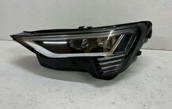 Audi e-tron Headlight/headlamp 4KE941039