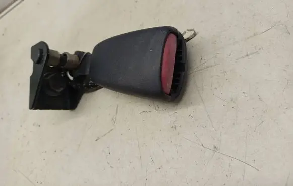 Volvo V70 Rear seatbelt 575039