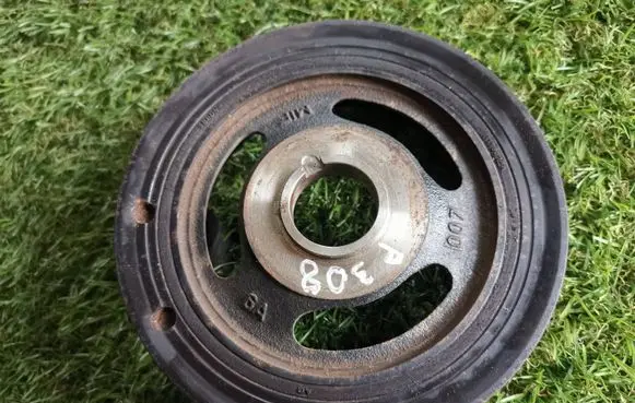 Peugeot 308 Crankshaft pulley 9654961080 9804