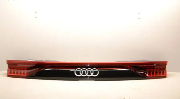 Audi Q8 Tailgate rear/tail lights 4M8945095Q 12302