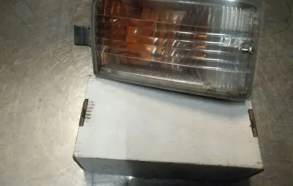 Toyota RAV 4 (XA20) Front indicator light