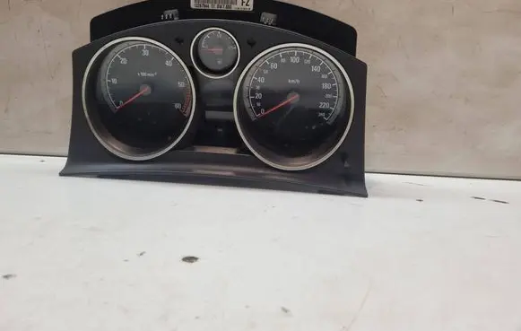 Opel Zafira B Speedometer (instrument cluster) 13267544 SW7655