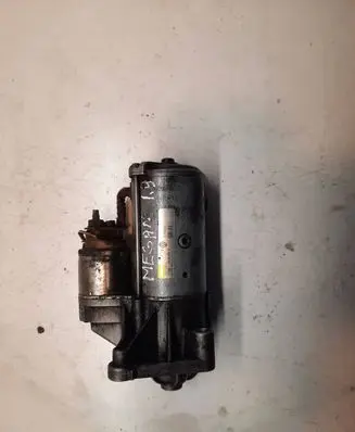 Renault Megane II Starter motor 8200331251 D7R49 0436R0V