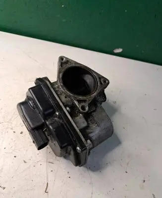 Volkswagen Tiguan Throttle valve 03L131501D 5670113