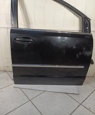 Chrysler Town & Country V Front door
