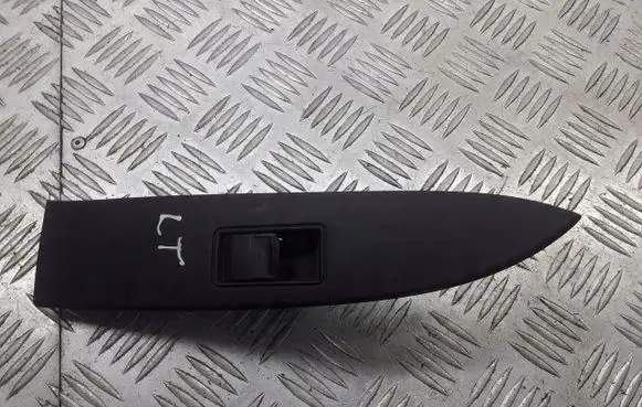 Toyota Avensis T270 Quarter vent window switch 74272-05090