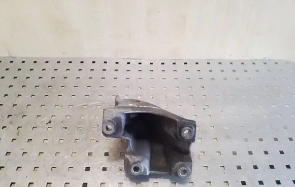 Audi Q7 4L Engine mounting bracket 7L6199308B