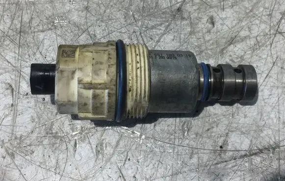 Mercedes-Benz Sprinter W906 Oil pressure sensor A6511800315 15T29300715