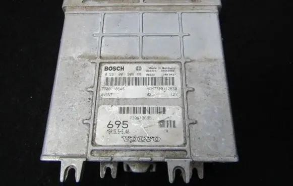 Volvo S40, V40 Engine control unit/module 0281001906 7700110648