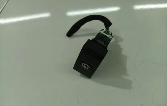KIA Sorento Windscreen/window heater switch 