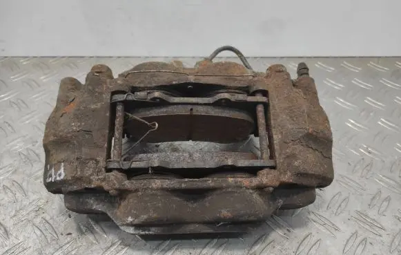 Toyota Land Cruiser (J150) Front brake caliper