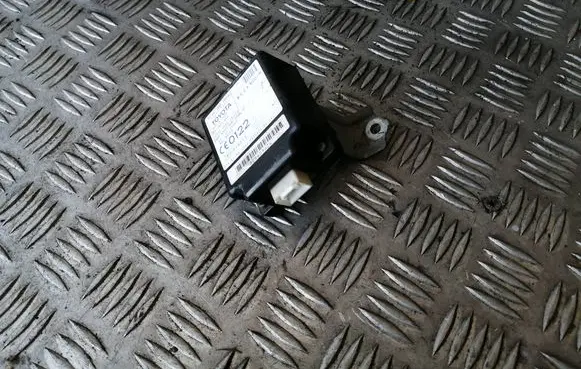 Toyota Yaris Door control unit/module 8974152021 619825000 825609424