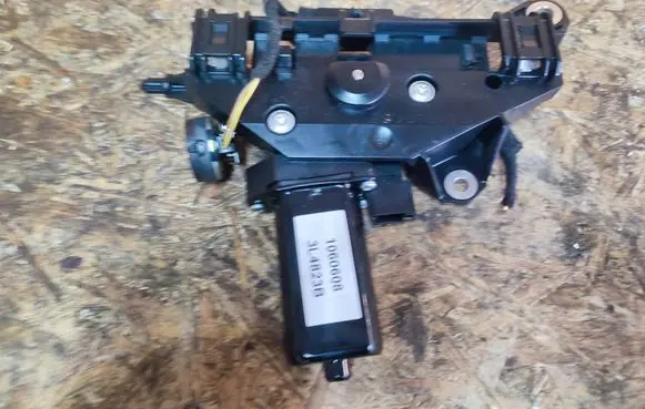 Mercedes-Benz E C207 W207 Seat belt adjustment motor A2078600282