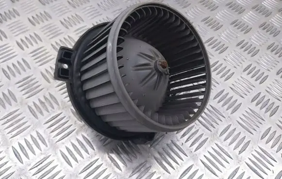 Toyota Yaris Verso Front door blower motor 194000-0821