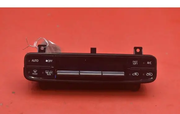 Toyota Auris E180 Climate control unit 55900-02C60