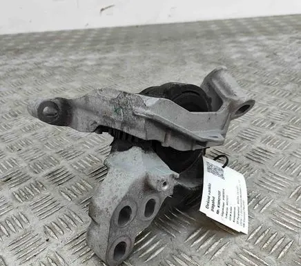Mazda CX-5 II Engine mount bracket KDRA39060