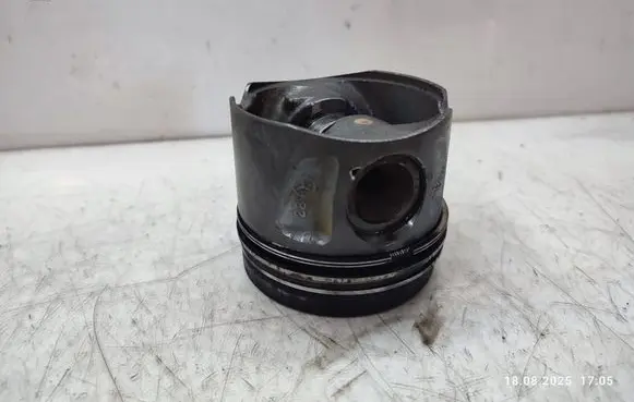 Mercedes-Benz ML W164 Piston 