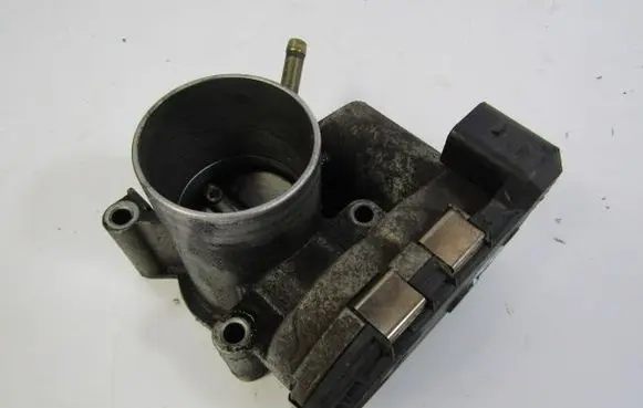 Volkswagen Polo III 6N 6N2 6NF Electric throttle body valve 030133062A